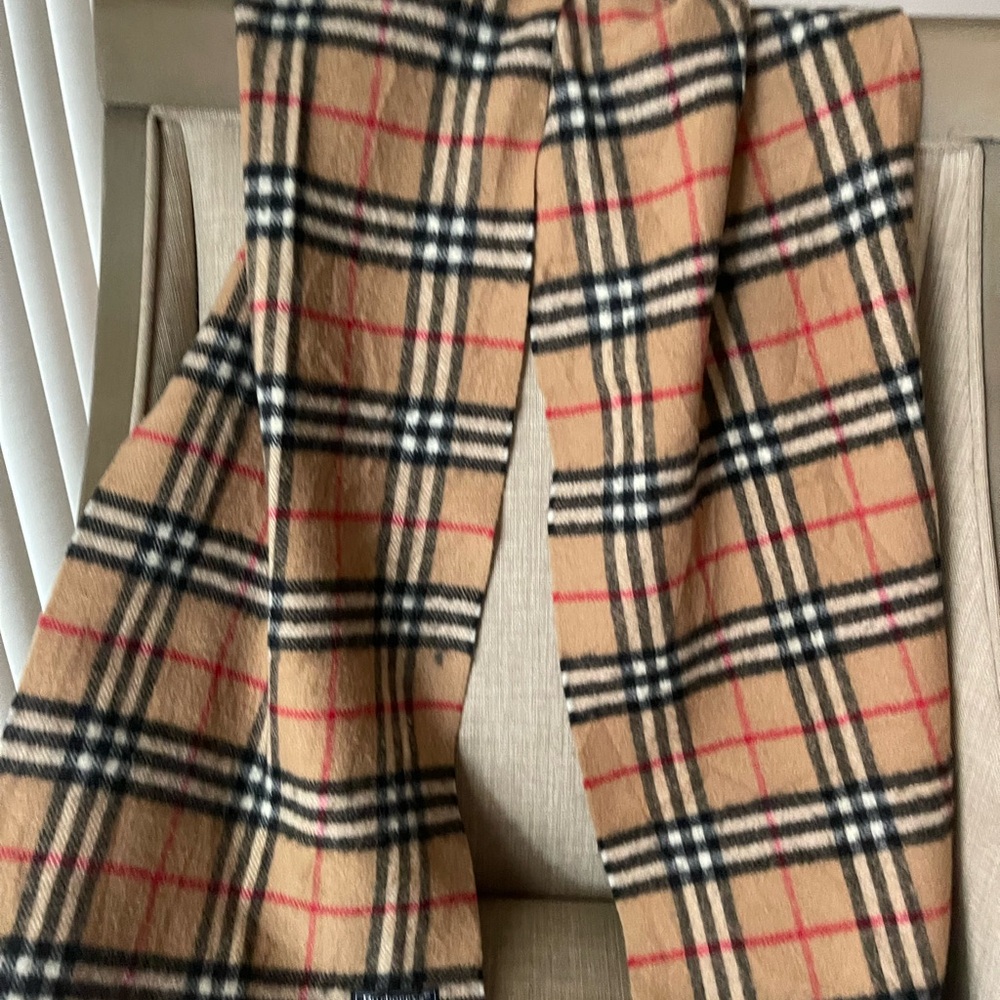 Authentic Burberrys vintage nova check tan scarf (F103) - Picture 5 of 8